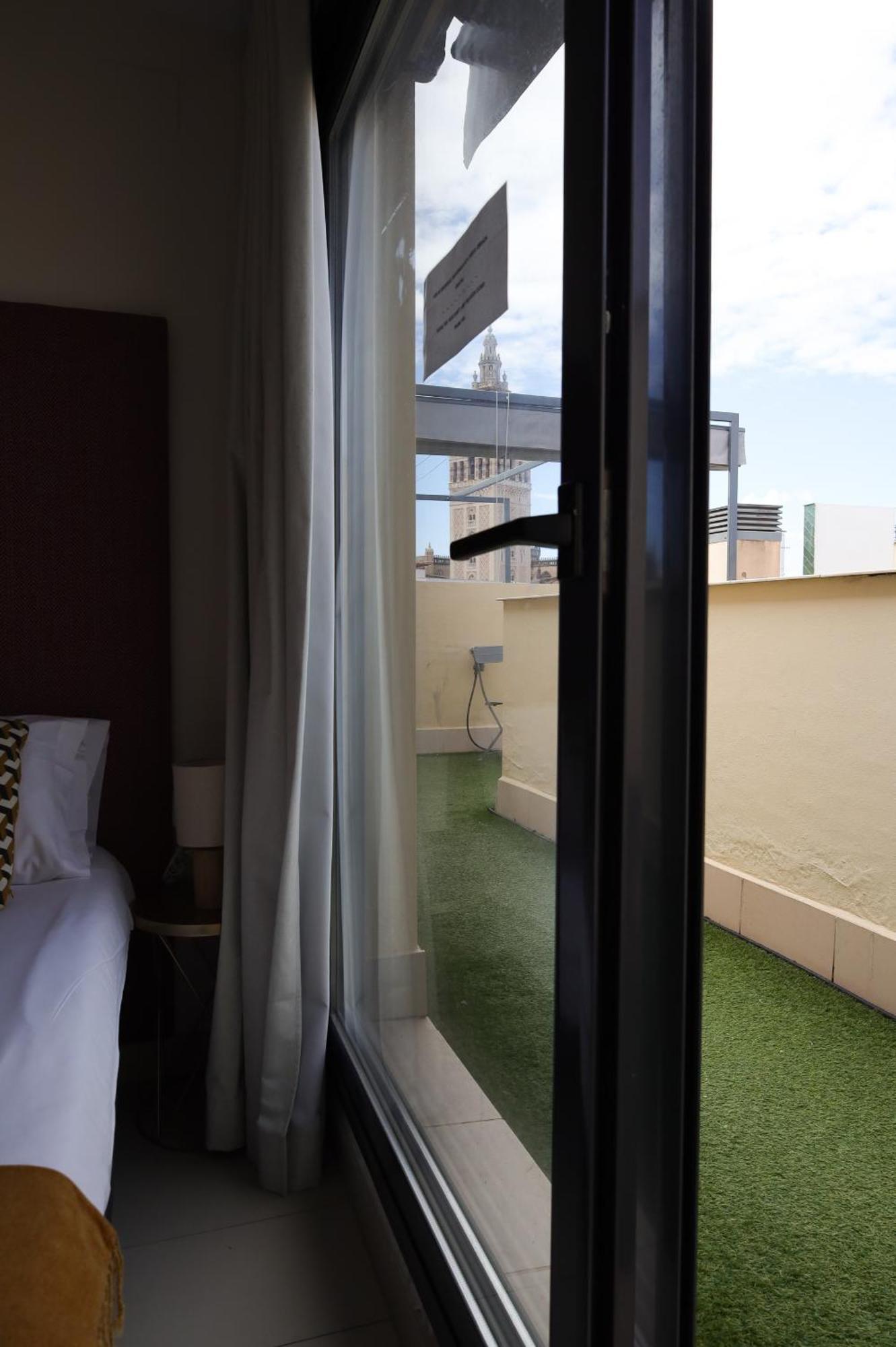 Guzman El Bueno Suites Sevilha Exterior foto